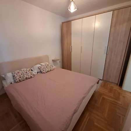 Apartament Teodora *